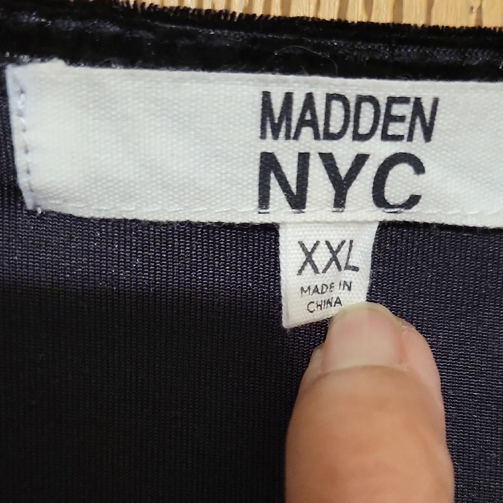 Madden NYC XXL(19) Black Velvet Crop Stretch Bra Top With Heart Detail . - Picture 2 of 13